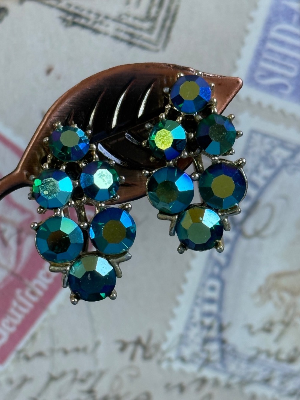 VINTAGE CORO AB Rhinestone Curved Cluster Screw-Back Earrings